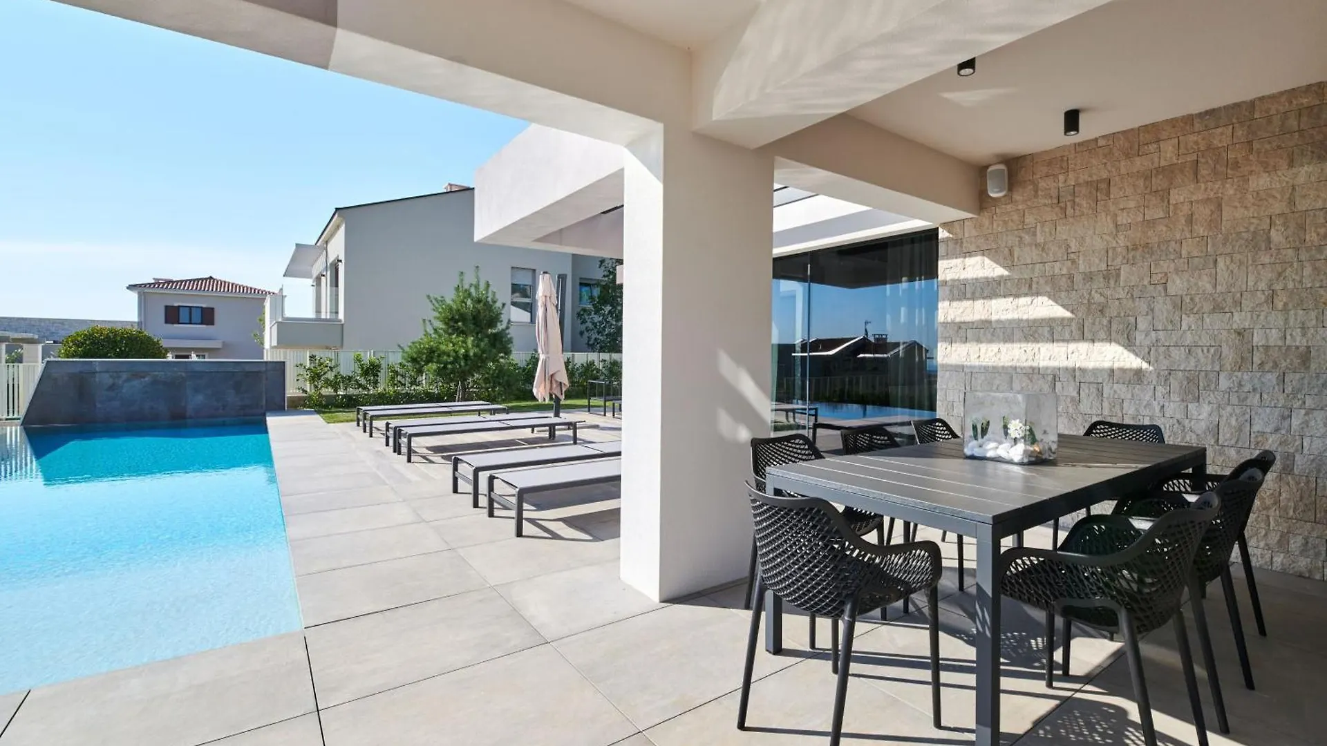Villa Zora Markovac 0*,